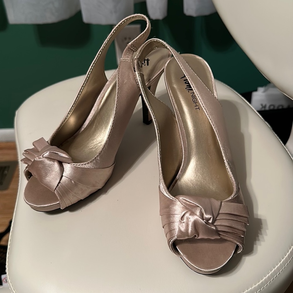 Champagne/gold dressy heels